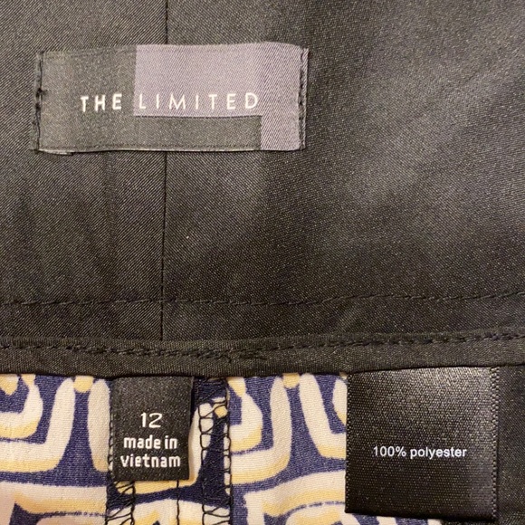 The Limited- white and dark blue with hints of yellow design. - Picture 7 of 9